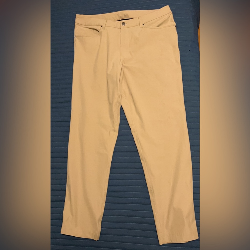lululemon athletica Men’s Beige Dress Pants